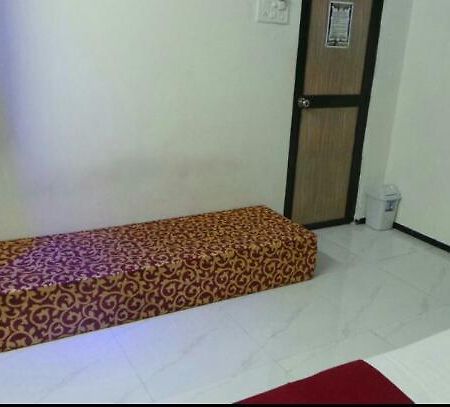 New Metro Guest House Bombay Esterno foto