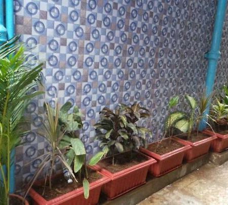 New Metro Guest House Bombay Esterno foto