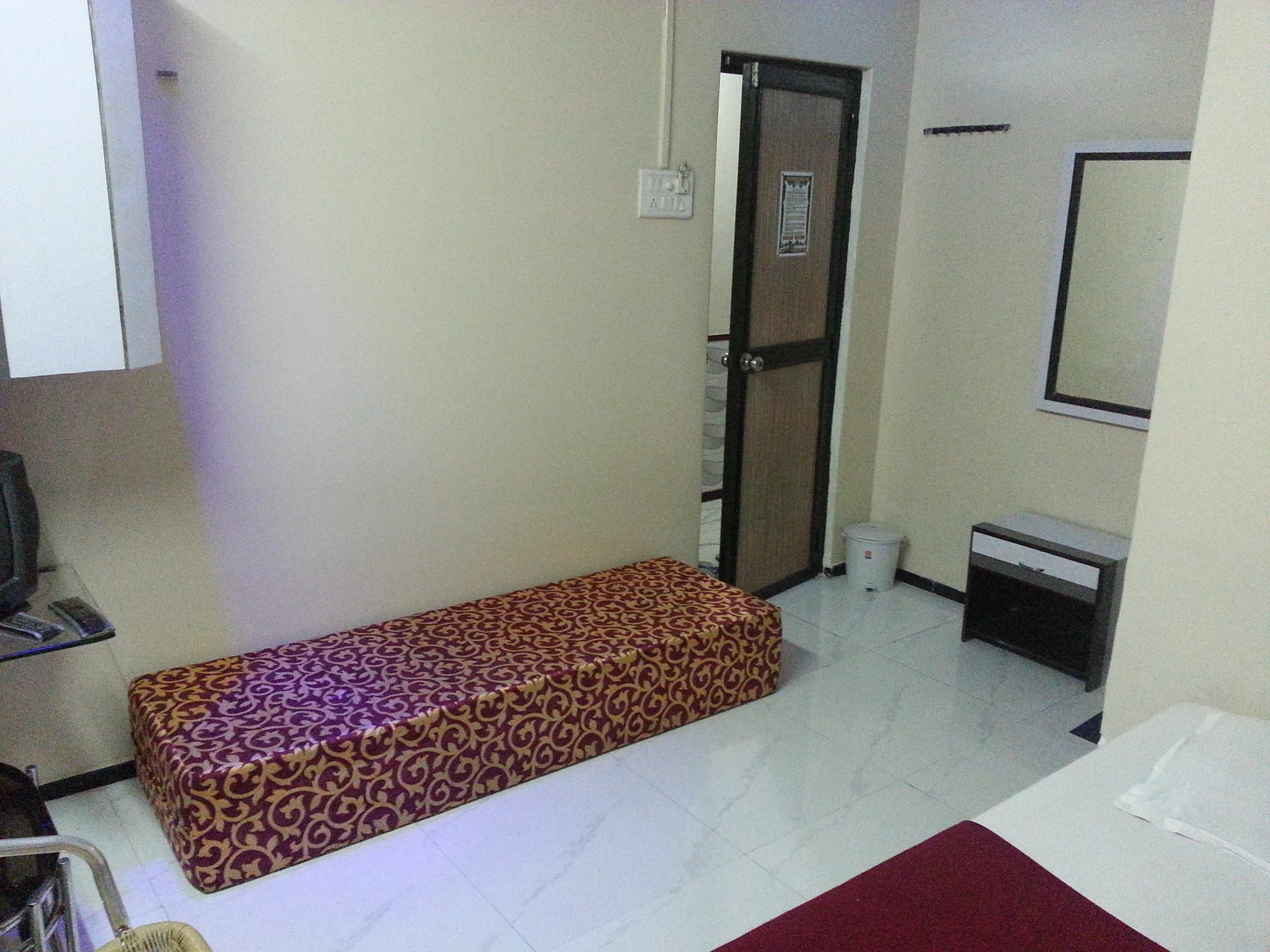 New Metro Guest House Bombay Esterno foto